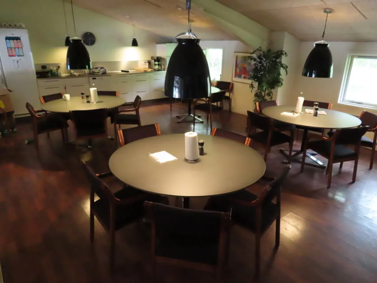 Billede 1 - Indhold i frokoststue