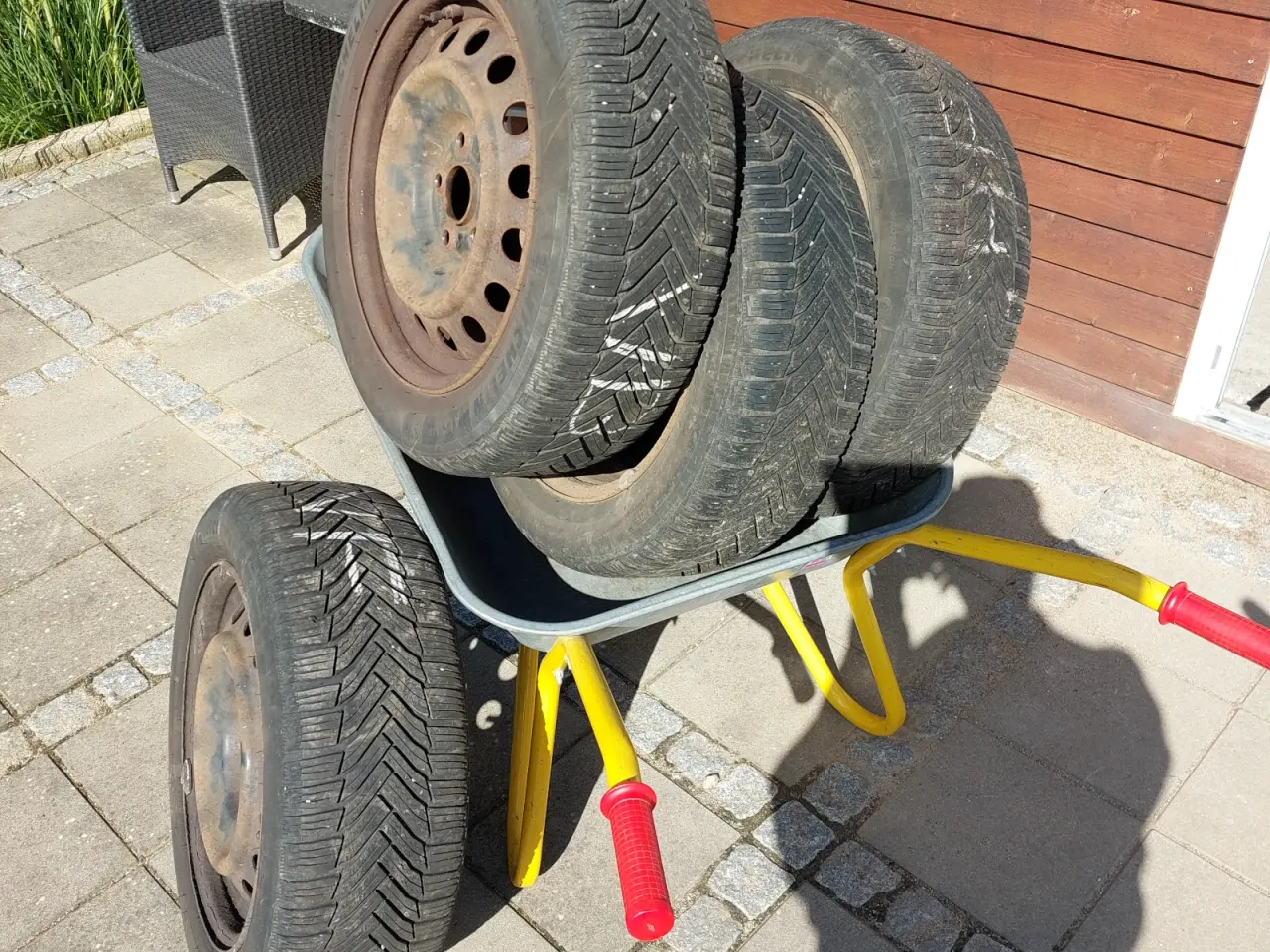 Billede 3 - Michelin vinterdæk størrelse 205/55 R16