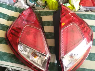 Ford Fiesta Baglygter