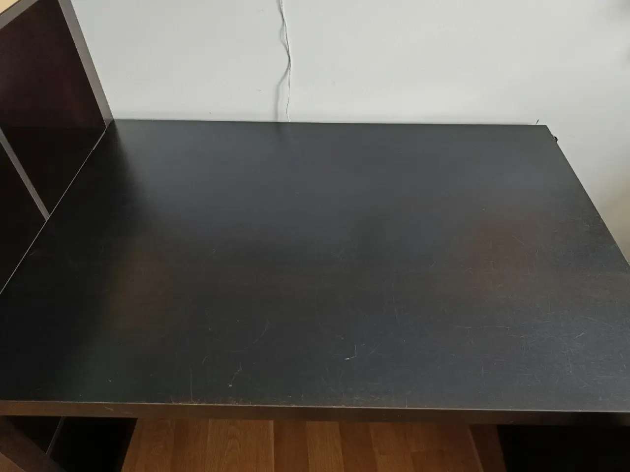 Billede 3 - IKEA KALLAX skrivebord med rumdeler