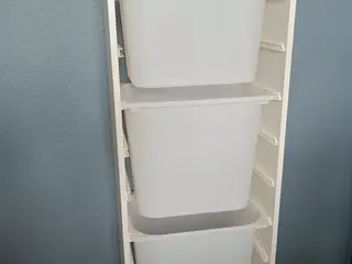 IKEA TROFAST stel + 4 kasser (sælges samlet)