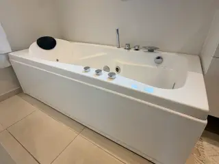 Flot spabad sælges