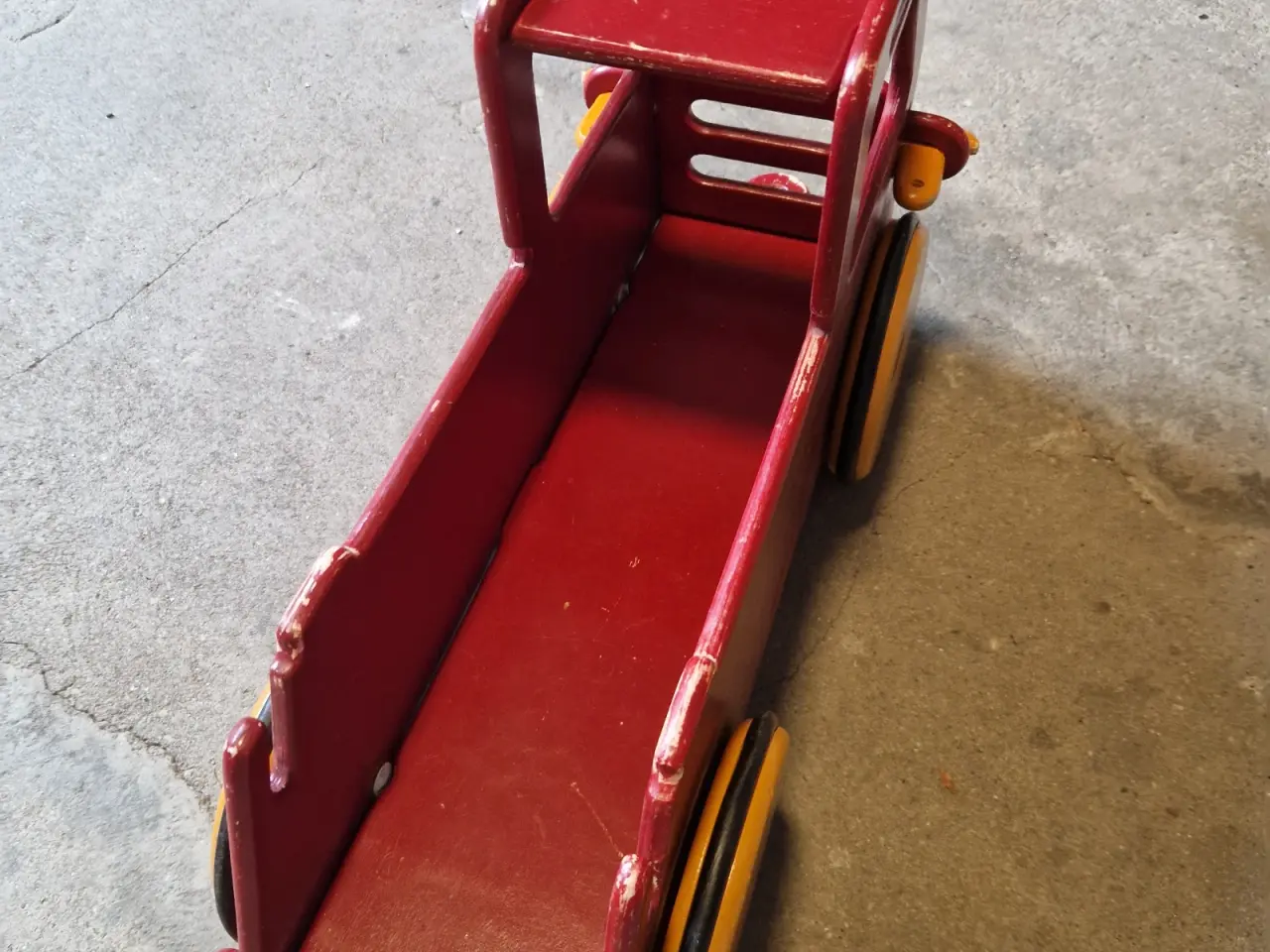 Billede 4 - ​Klassisk Moover Ride-On Træ-lastbil / Gåbil i rød