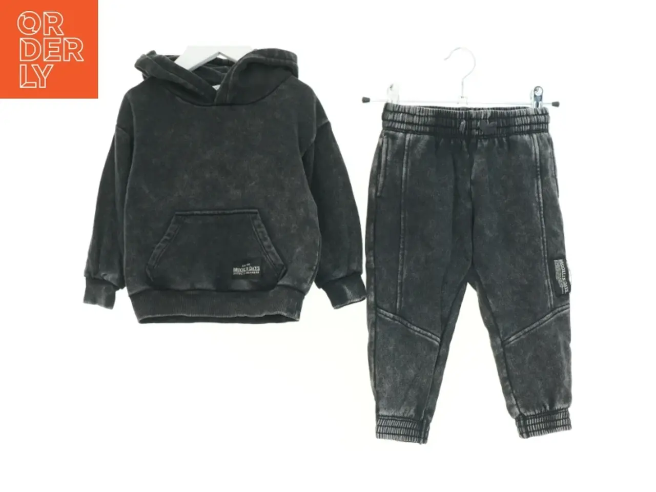 Billede 1 - Sæt børnetøj (2 stk.) fra H&M (str. 92 cm)