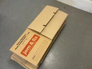 Flyttekasser