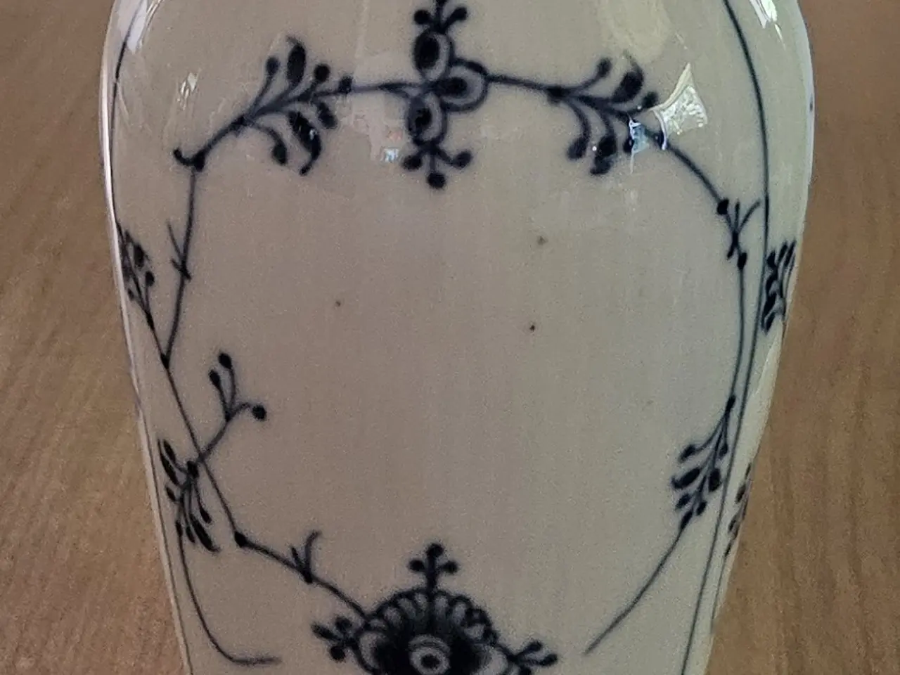 Billede 2 - ROYAL COPENHAGEN VASE 1/384 MUSSELMALET