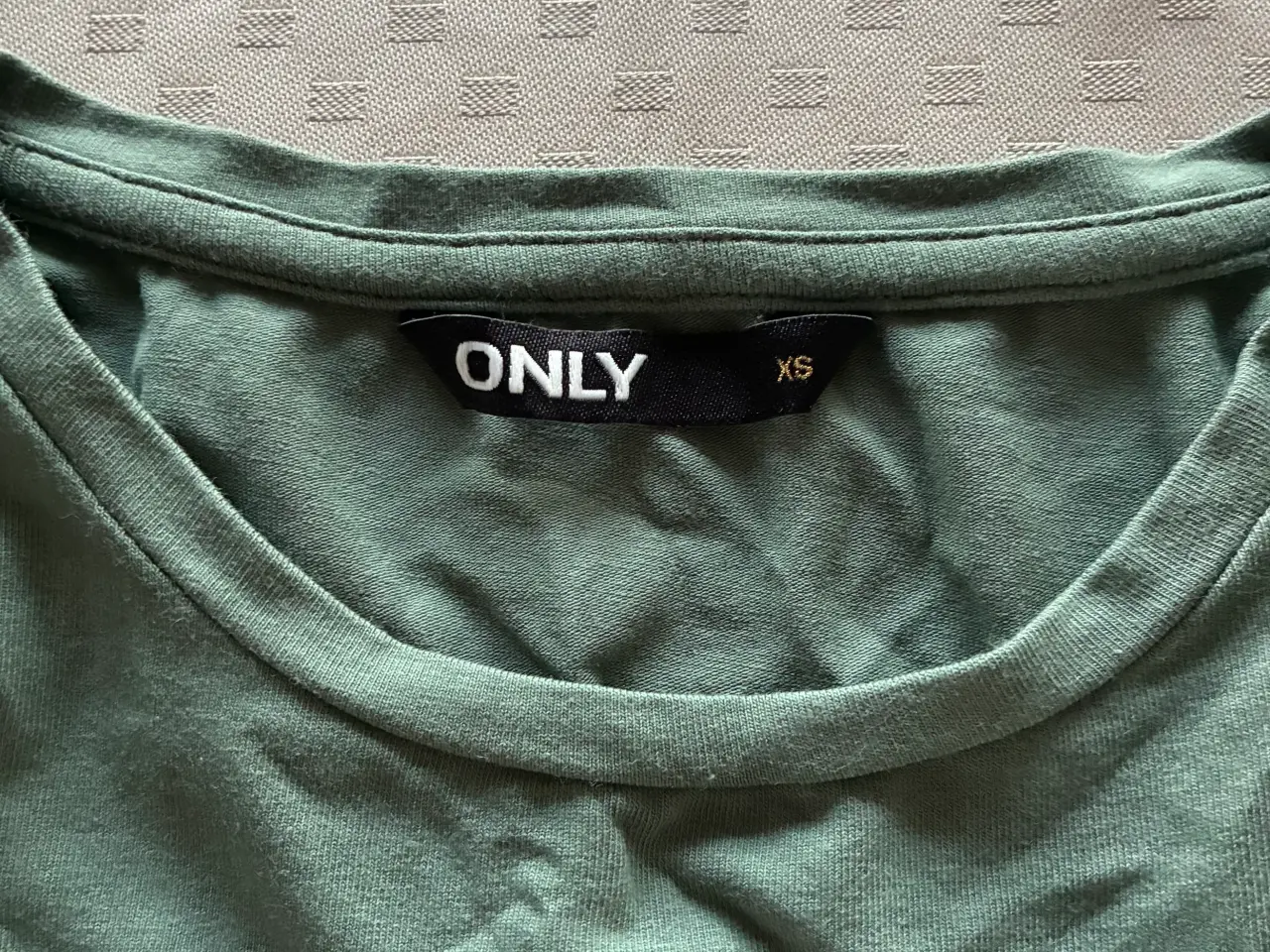 Billede 2 - T-shirt fra Only xs