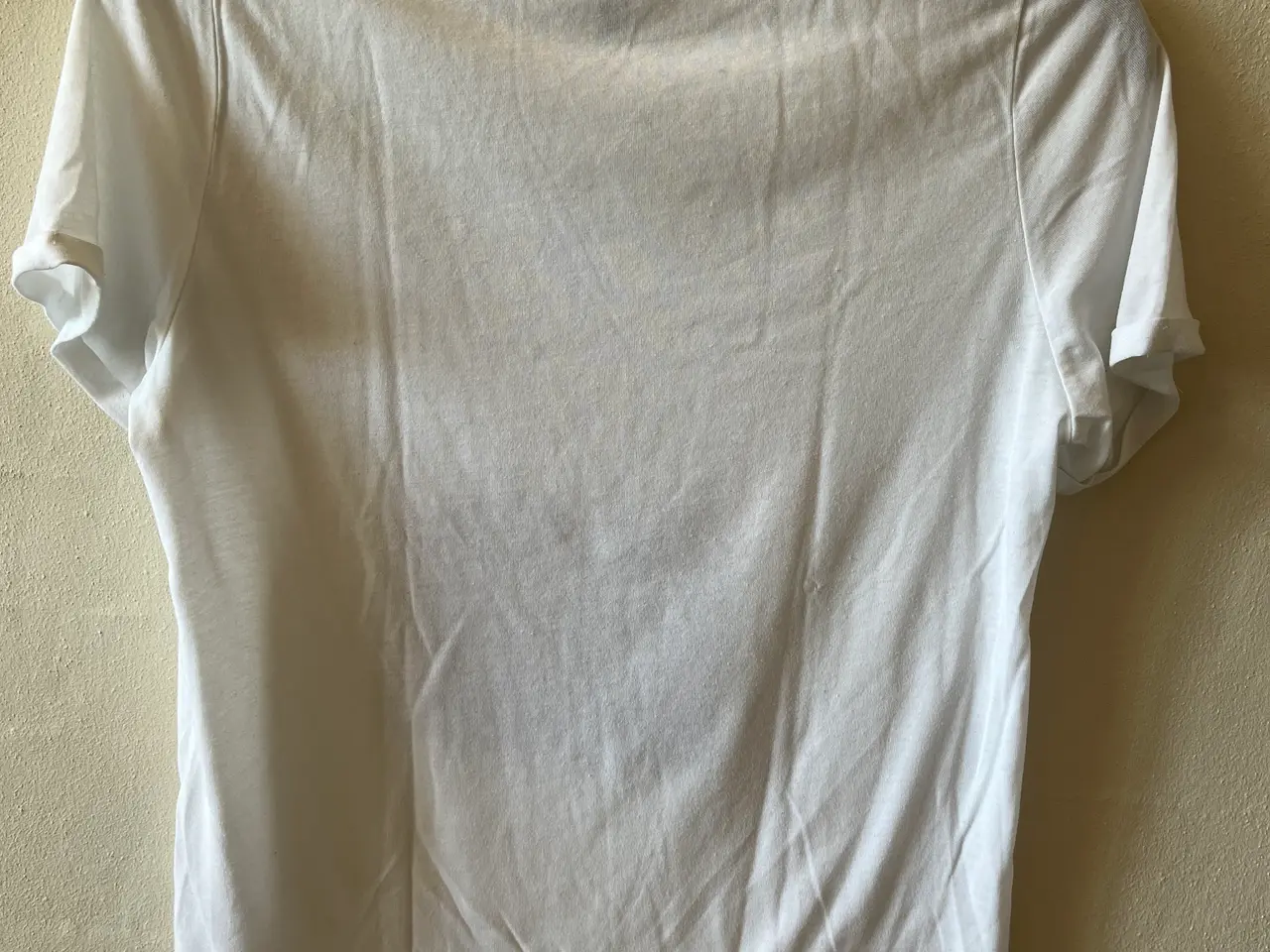 Billede 2 - Forskellige T-shirts til damer/piger i str xs.