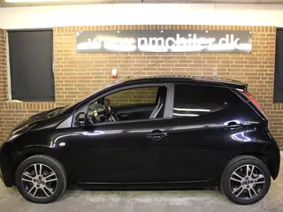 Toyota Aygo 1,0 VVT-i x-black