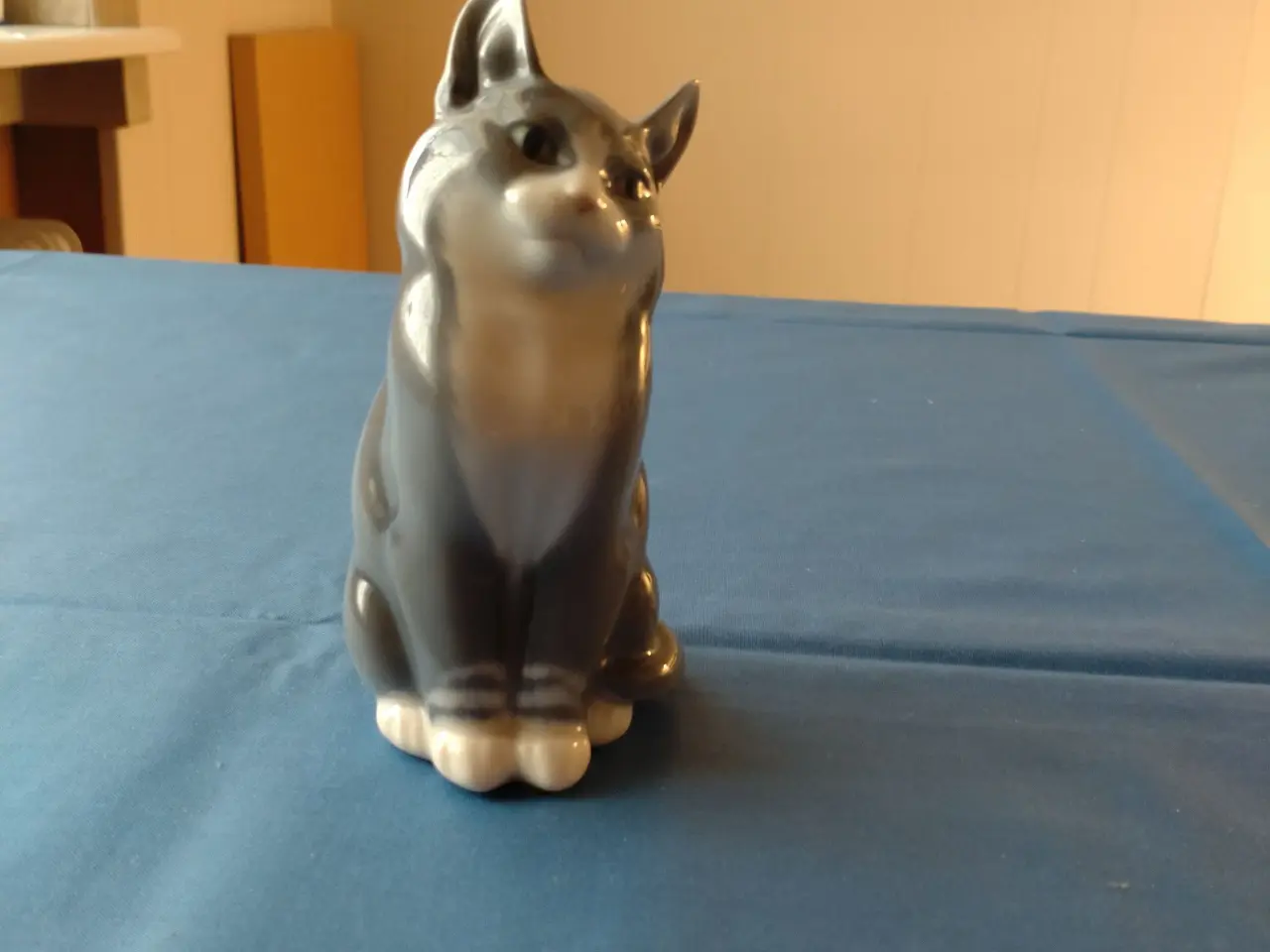 Billede 1 - Kongelig porcelæn figur