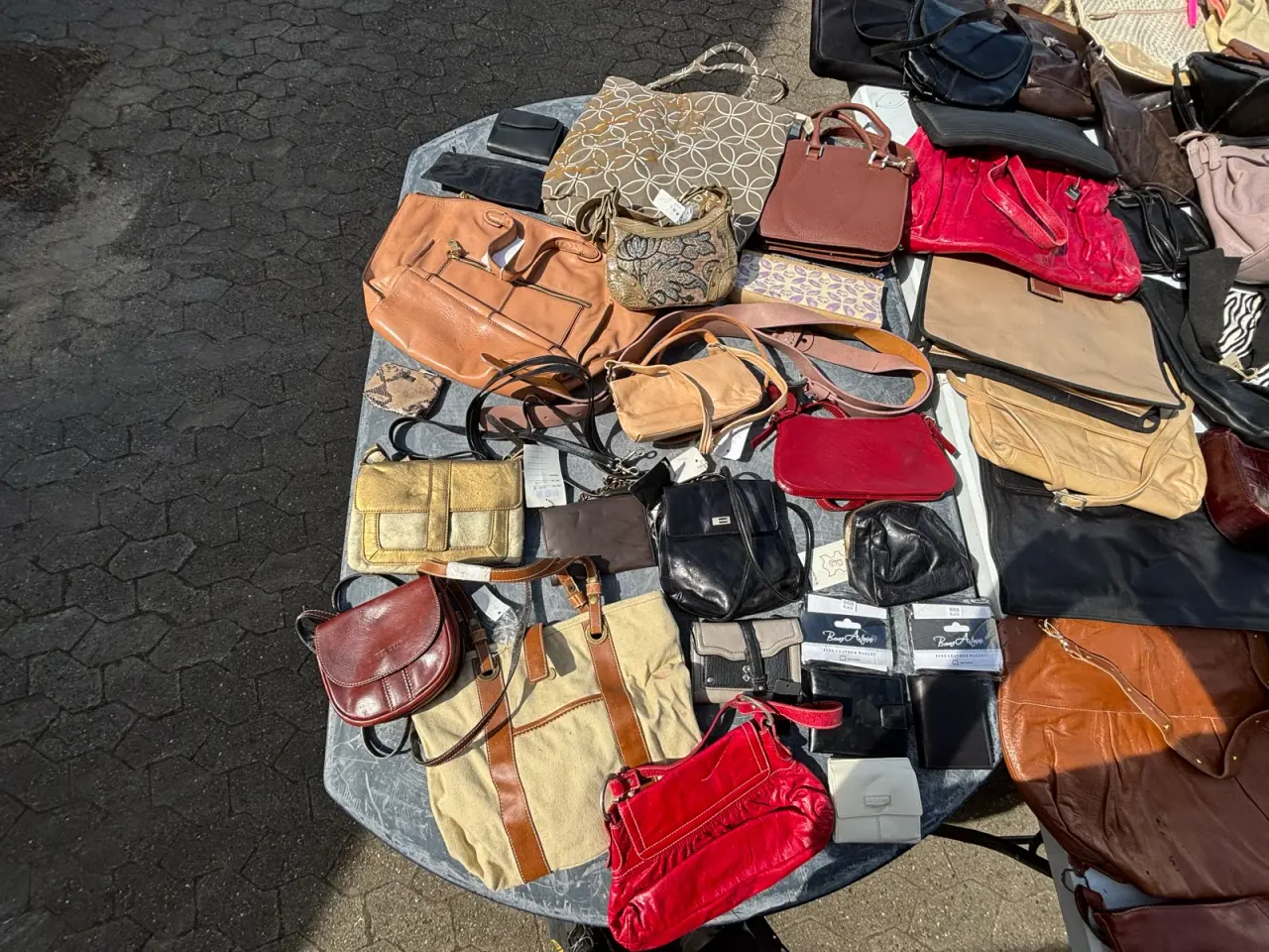 Billede 14 - 208 stk tasker, punge osv fra butik
