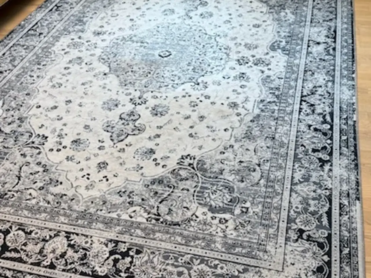 Billede 1 - HouseNordic gulvtæppe 200x300