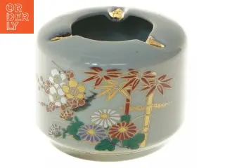 Dekoreret porcelæn skål (str. Ø 10 cm)