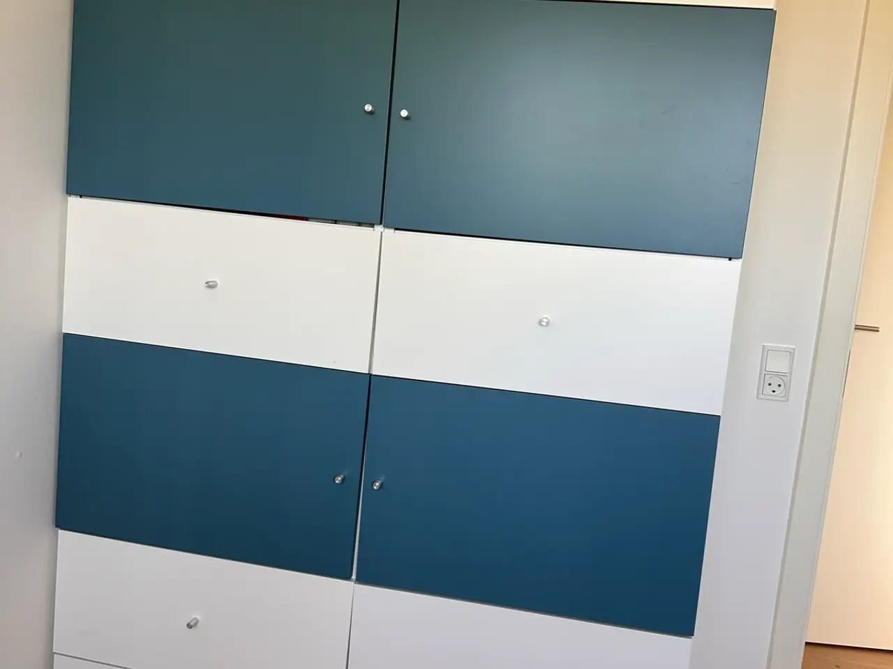 Billede 1 - IKEA opbevaringsskab med 6 låger og 6 skuffer