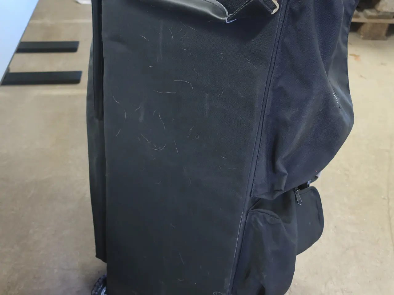 Billede 6 - Taske på hjul med indhold af microfon m.m.