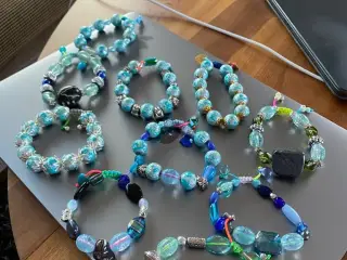 Nye knyttede armbånd