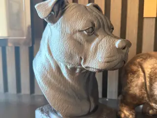 Stor Staffordshire bullterrier buste