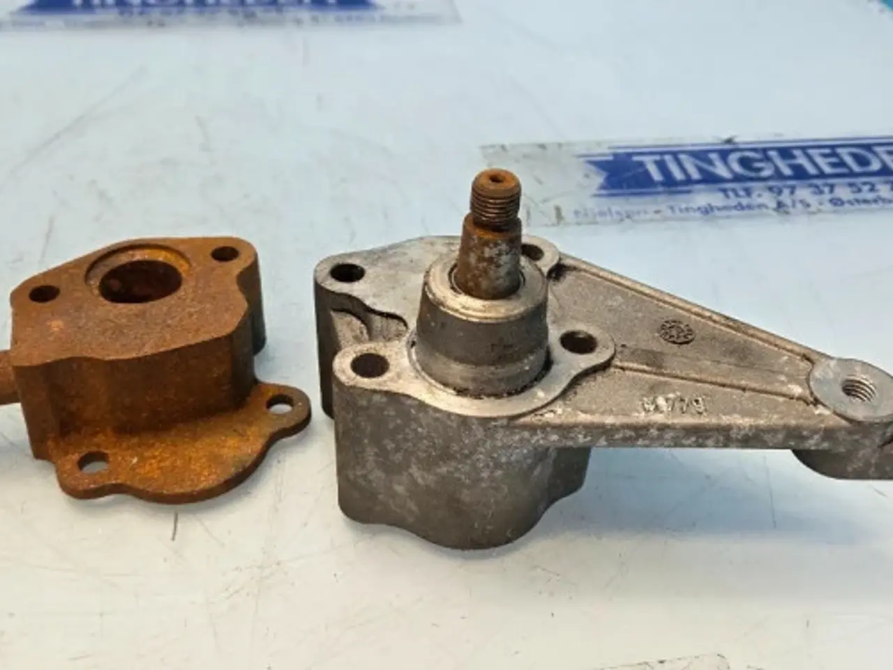Billede 4 - John Deere  6068   Oliepumpe  DZ100021