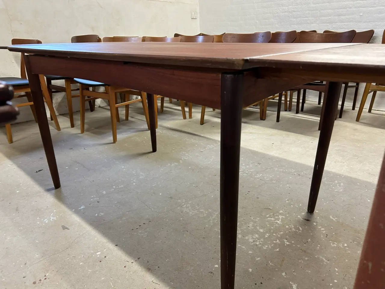 Billede 3 - Dansk teak spisebord – elegant mid-century design