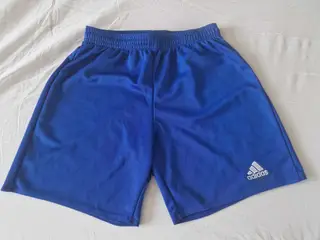 Adidas shorts str 152