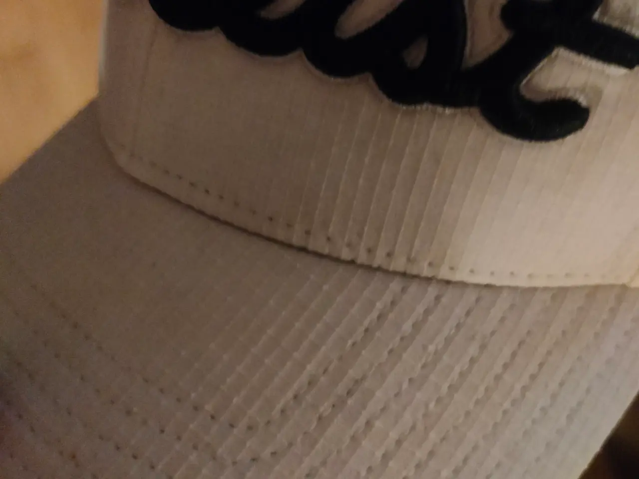 Billede 7 - 2 x Titleist caps. 1 hvid og 1 sort
