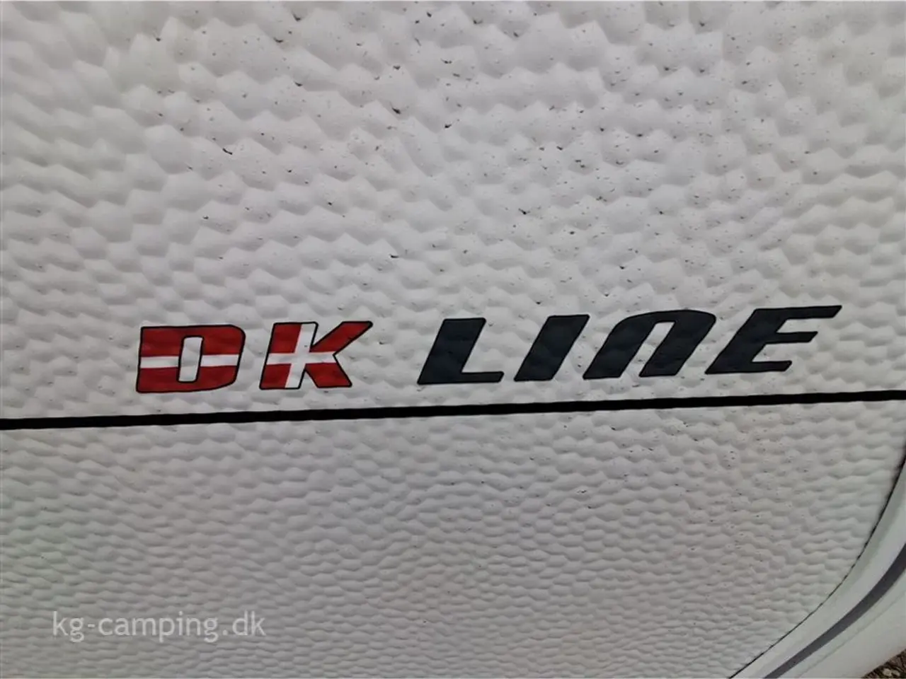 Billede 16 - 2026 - Hobby De Luxe 460 SFf   Kampagnemodel DK LINE fra HOBBY med fritstående dobbeltseng - kan nedvejes til 1350 kg.