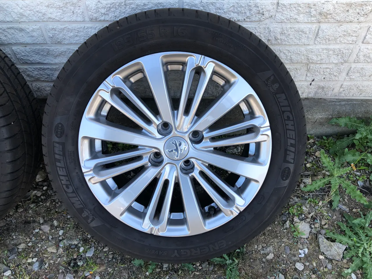 Billede 3 - Peugeot 208 fælge som nye