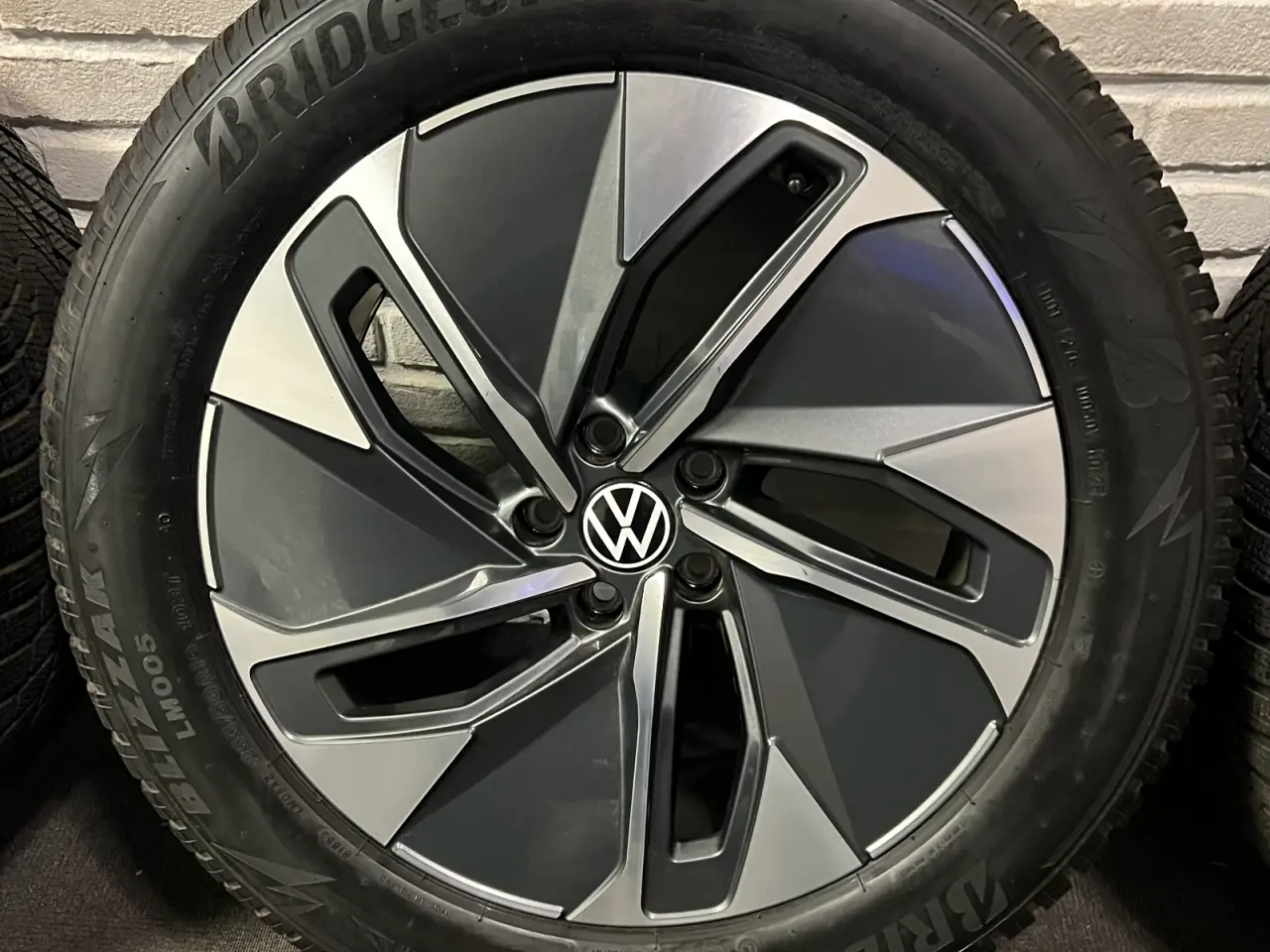 Billede 4 - Originale VW ID4/5 fælge med vinterdæk