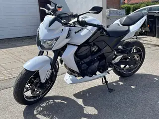 Kawasaki z750 med ABS fra juni 2010