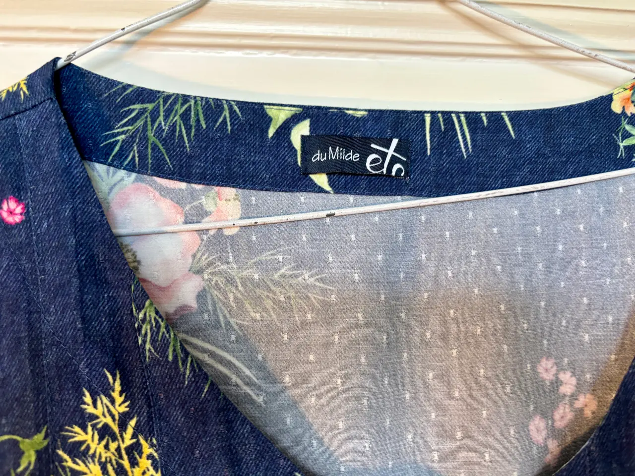 Billede 3 - Du Milde etc, mørkeblå kjole med blomster, str XXL