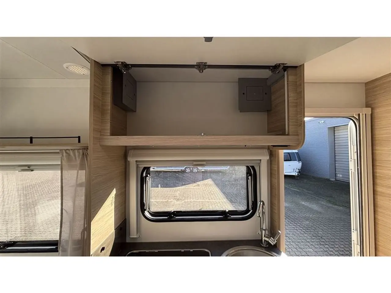 Billede 9 - 2026 - Caravelair Alba Style 390 DK Line masser af udstyr
