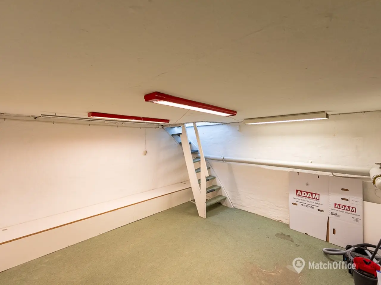 Billede 9 - UDLEJES: Stemningsfuldt butikslokale med facade mod Ordrupvej i Charlottenlund