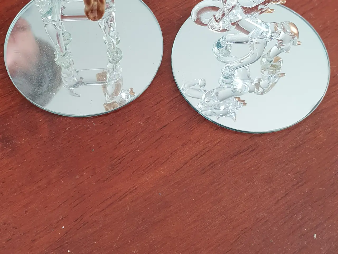 Billede 1 - Glas figur på spejlplade