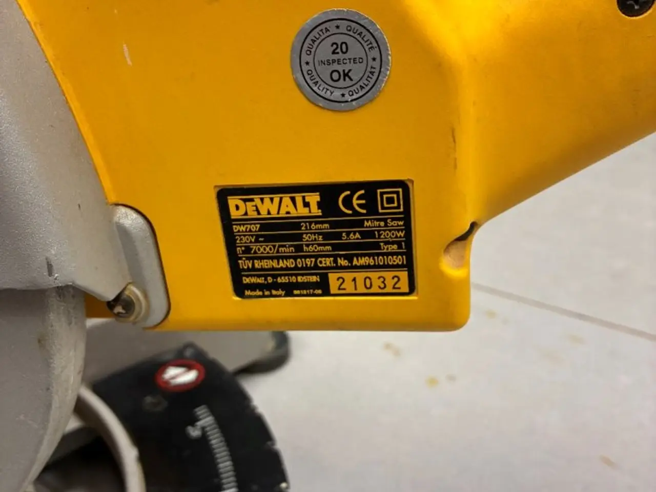Billede 3 - DeWalt DW707 kap- og geringssav med udtræk