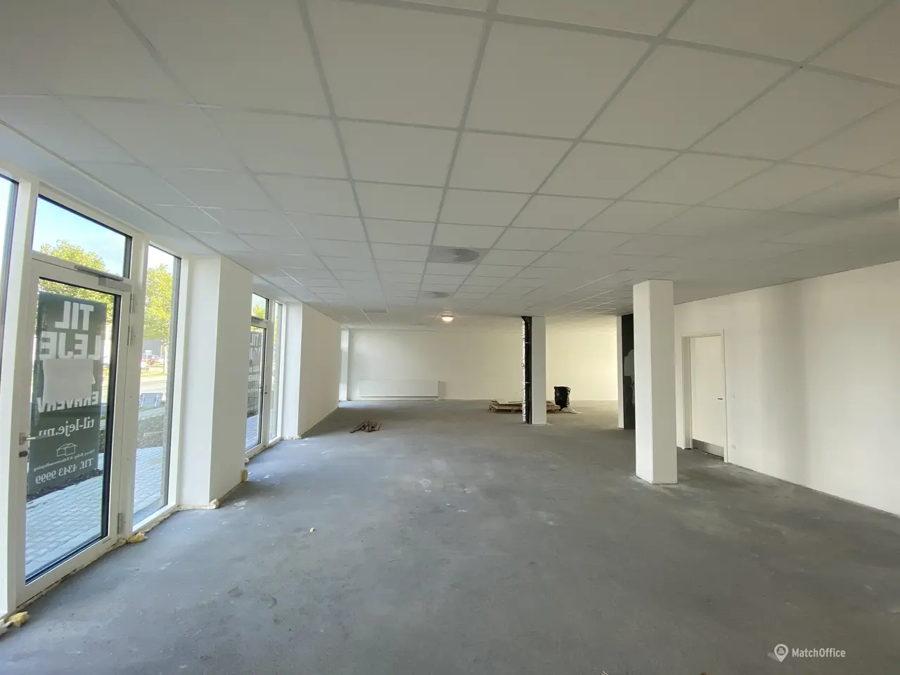 Billede 15 - Butiks- og kontorlokaler med stor facade i Viborg