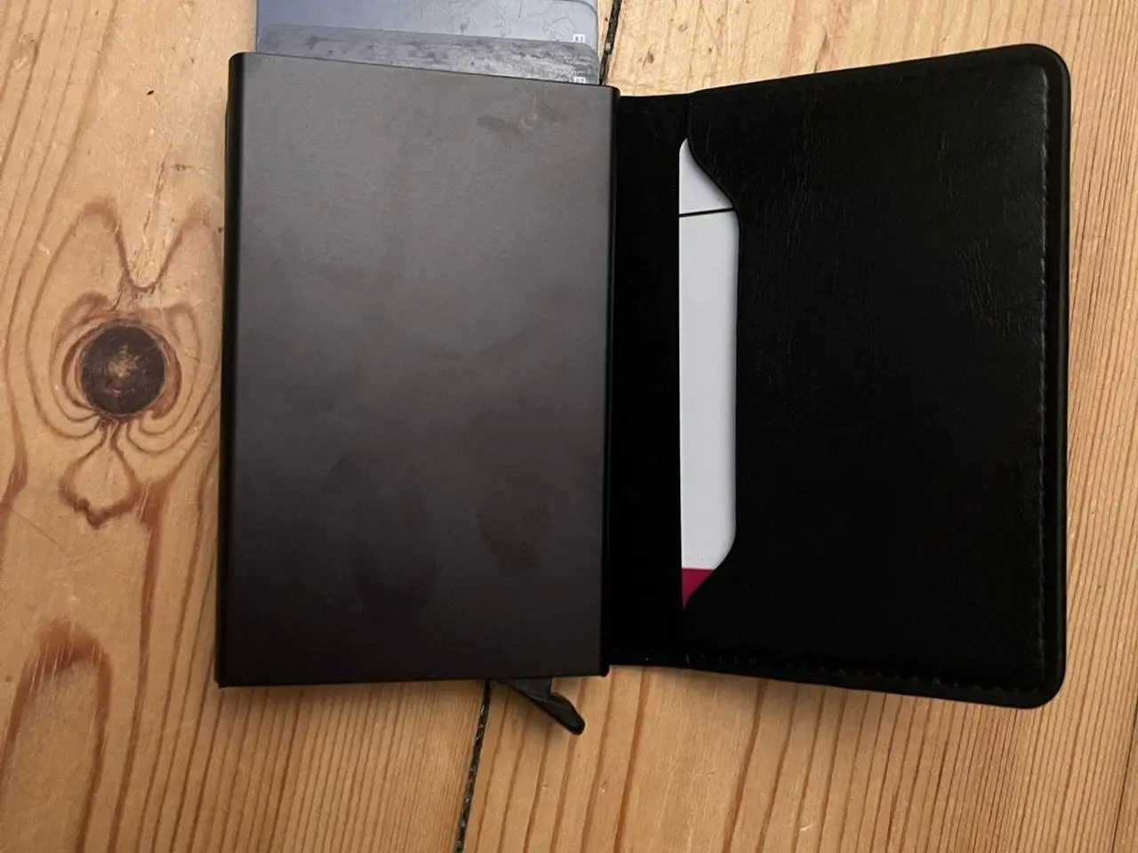 Billede 1 - Kortholder sort med RFID-beskyttelse (ny)