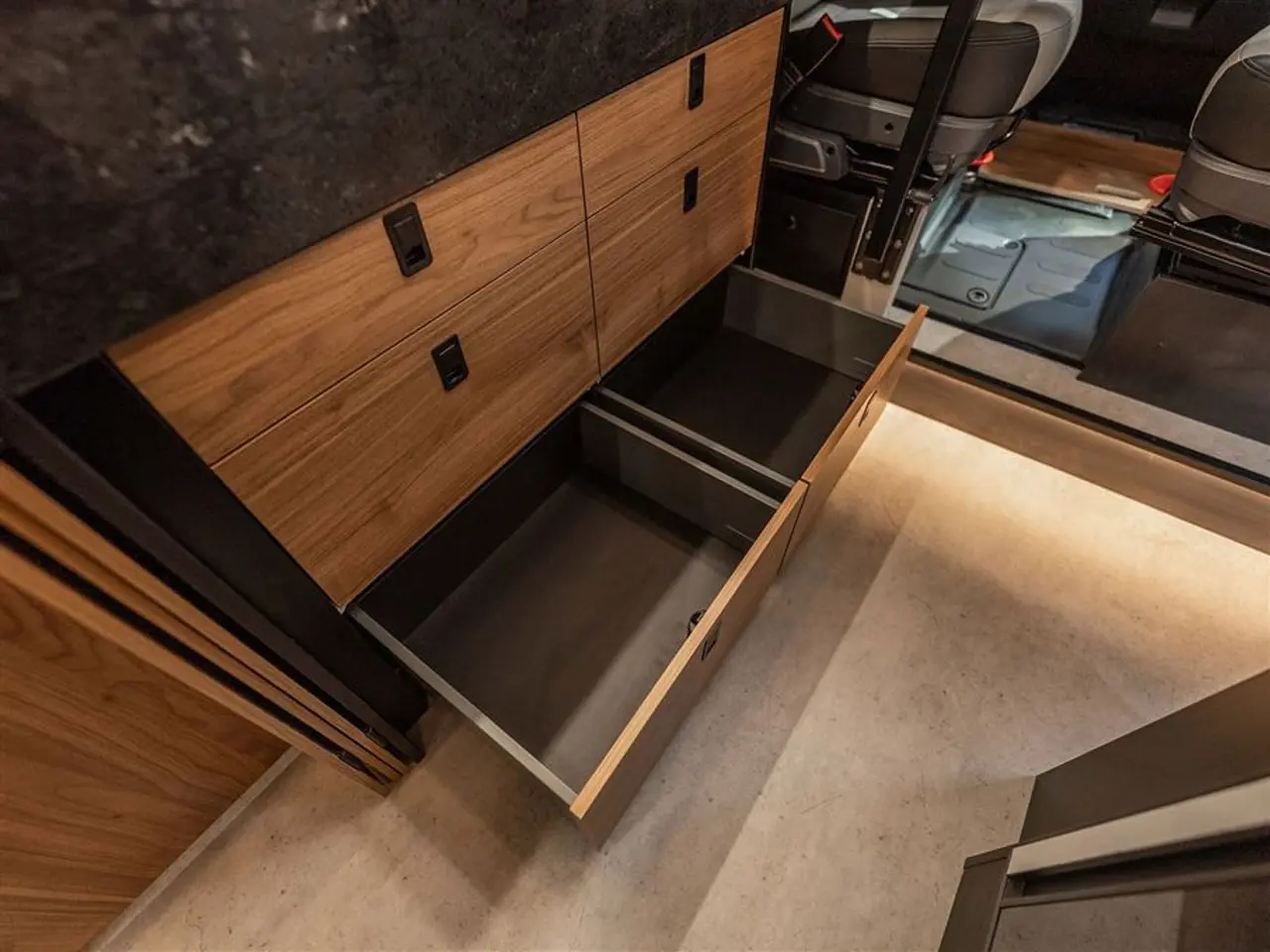 Billede 13 - 2026 - FURGOK X-LOUNGE 640+ LUKSUS VAN