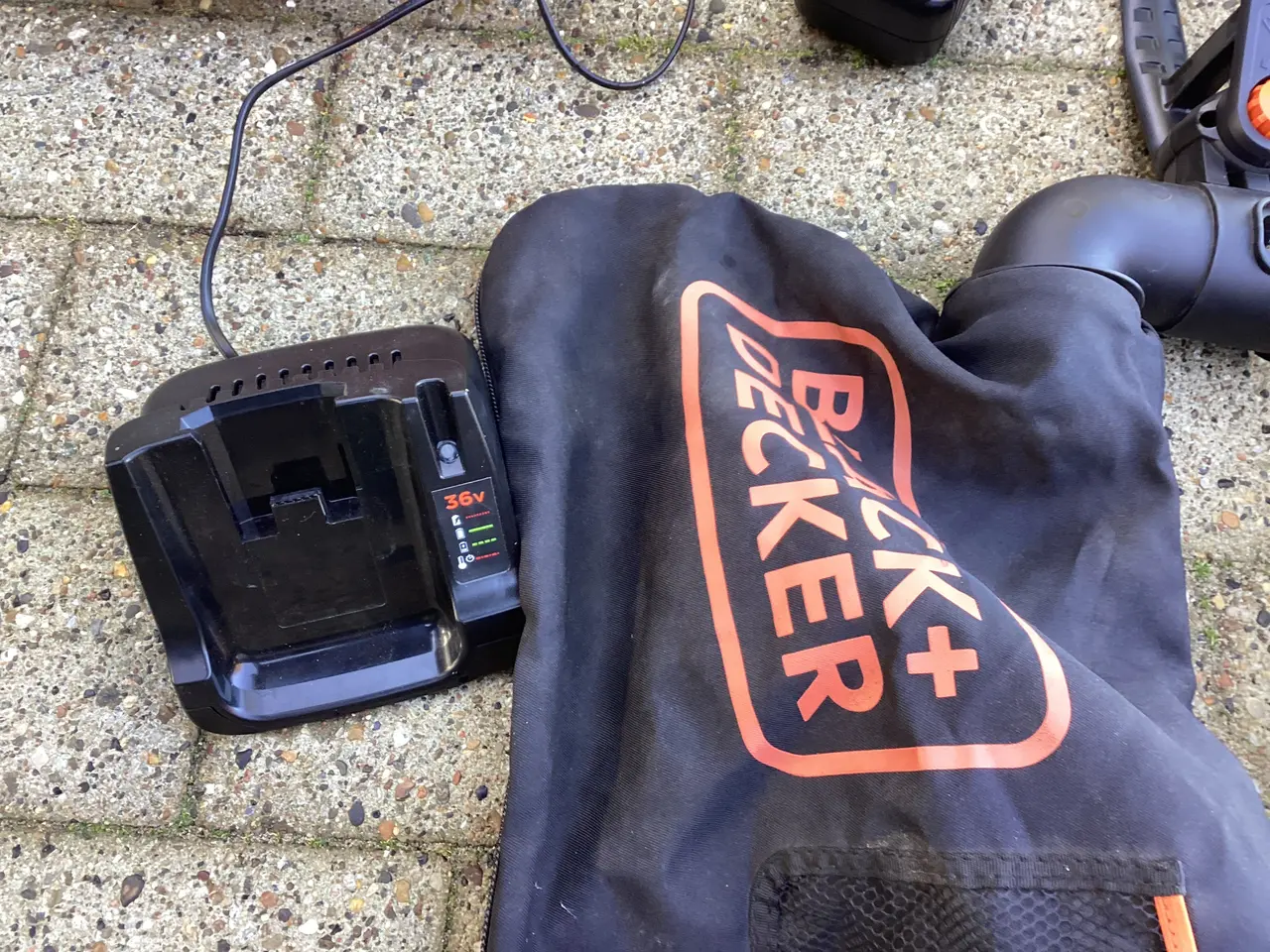 Billede 3 - Black & Decker batteridreven løvsuger/blæser