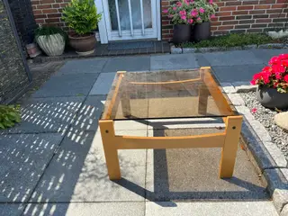 Lille firkantet glasbord røgfarvet 60+60cm