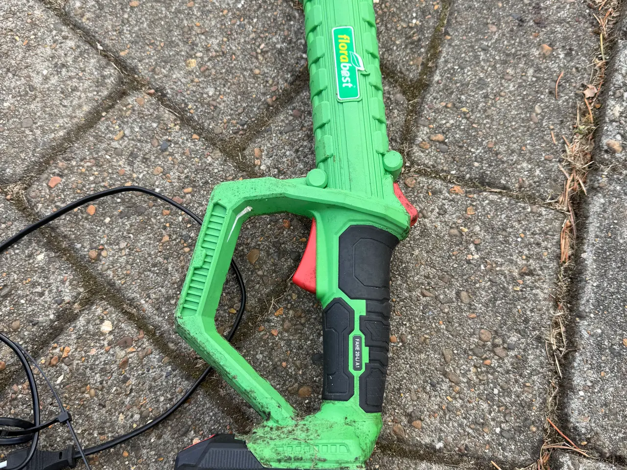 Billede 3 - Sælger en Florabest teleskopisk motorsav 20V