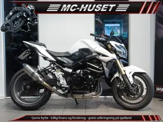 Suzuki GSR 750