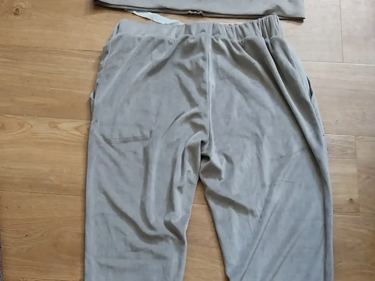 Billede 10 - Oeko tex jogging dragt str. S / M