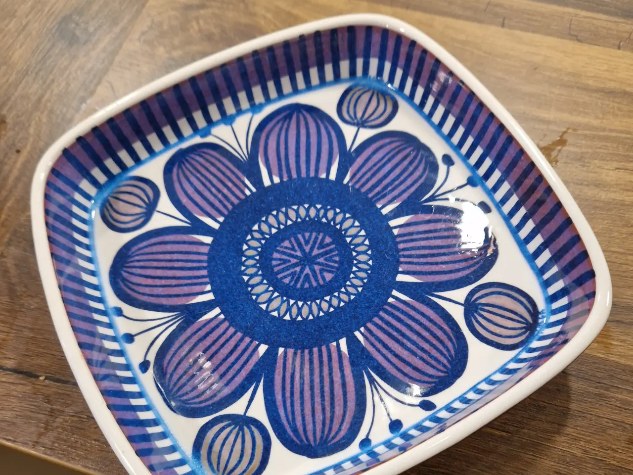 Billede 3 - Royal Copenhagen fad,aluminia 