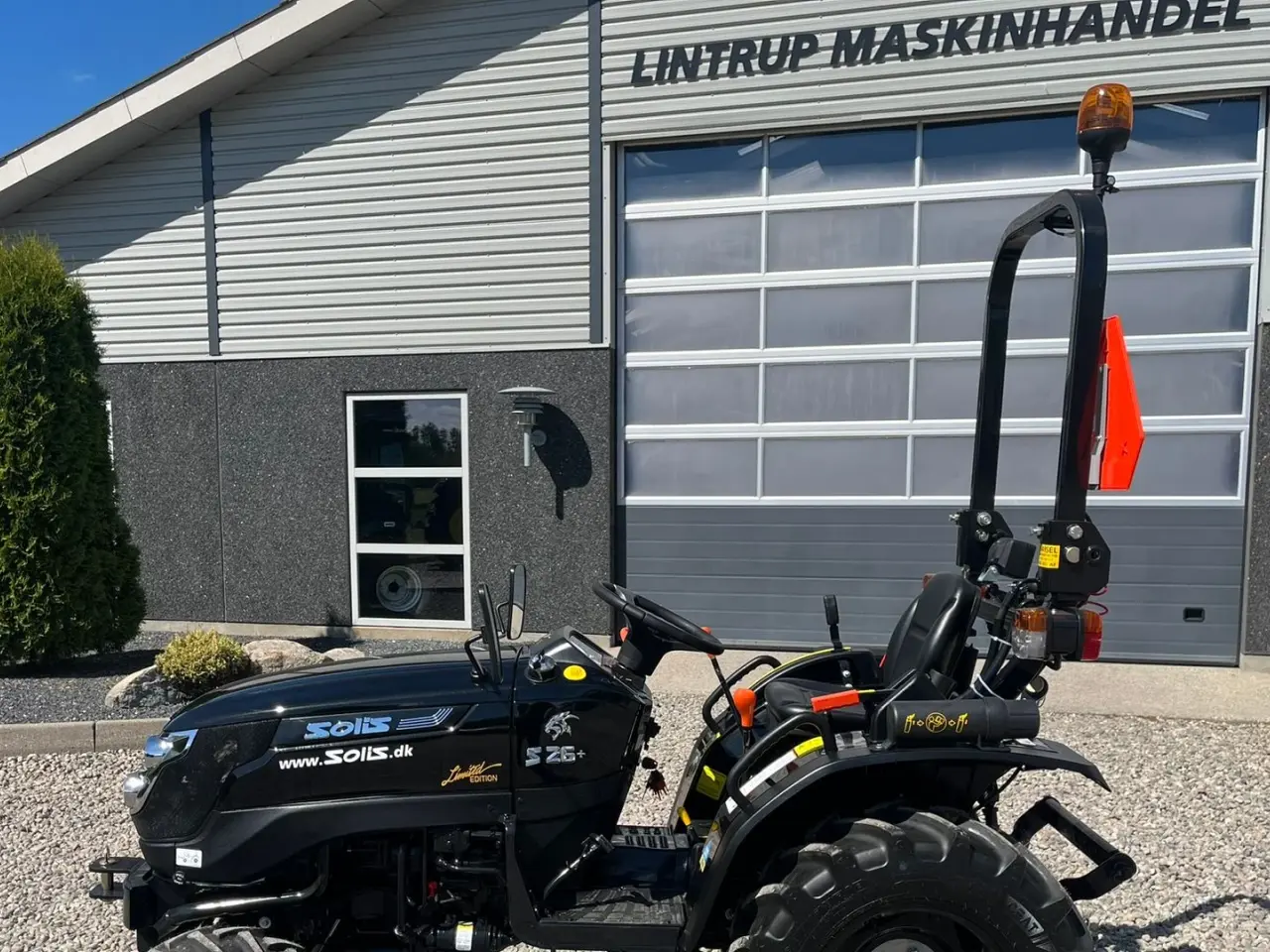 Billede 10 - Solis S26 Limited Edition i sort 6+2 Gearmaskine med Servostyring og brede traktorhjul