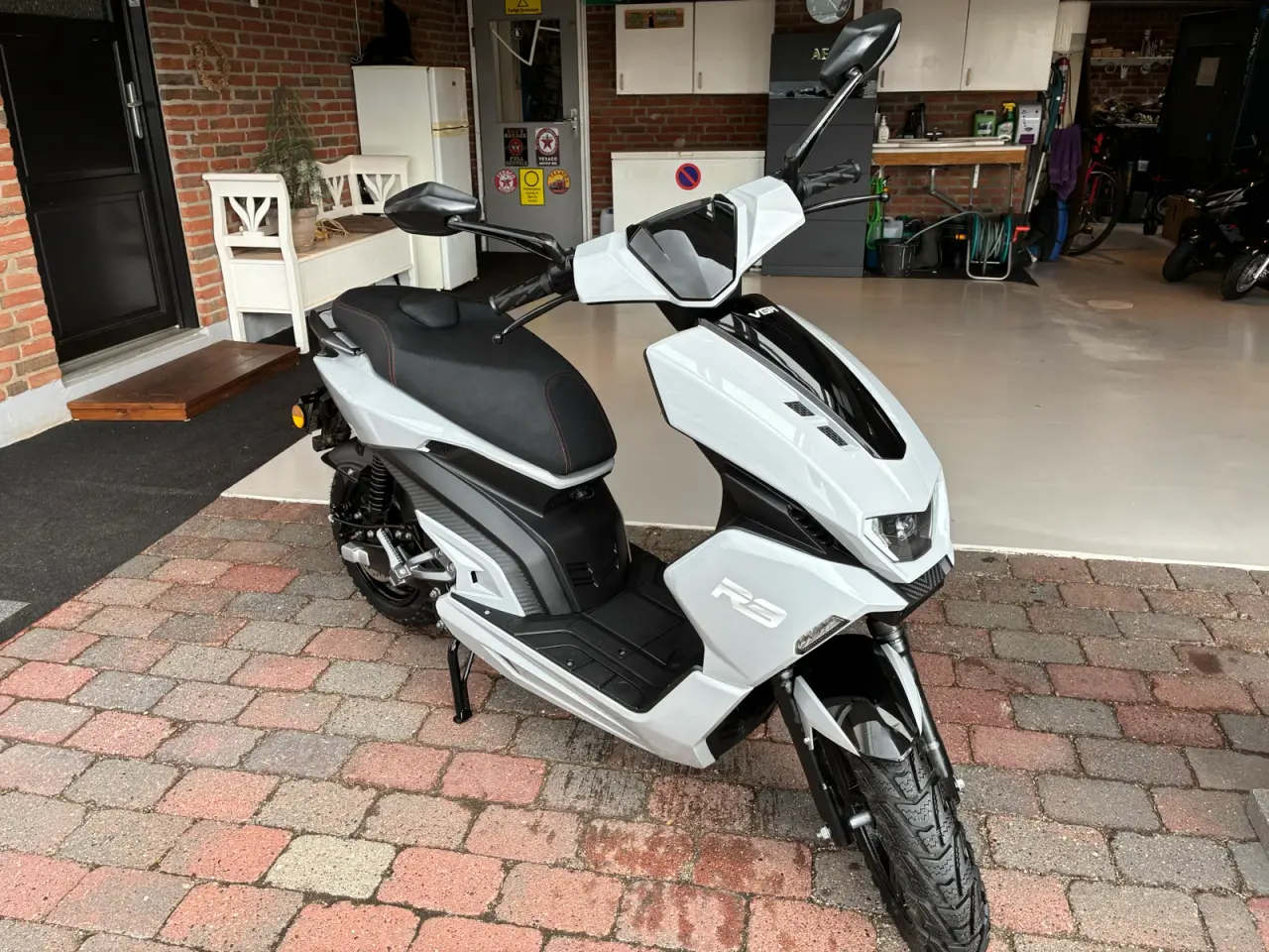 Billede 2 - Vga R3, 30 km El scooter 2024