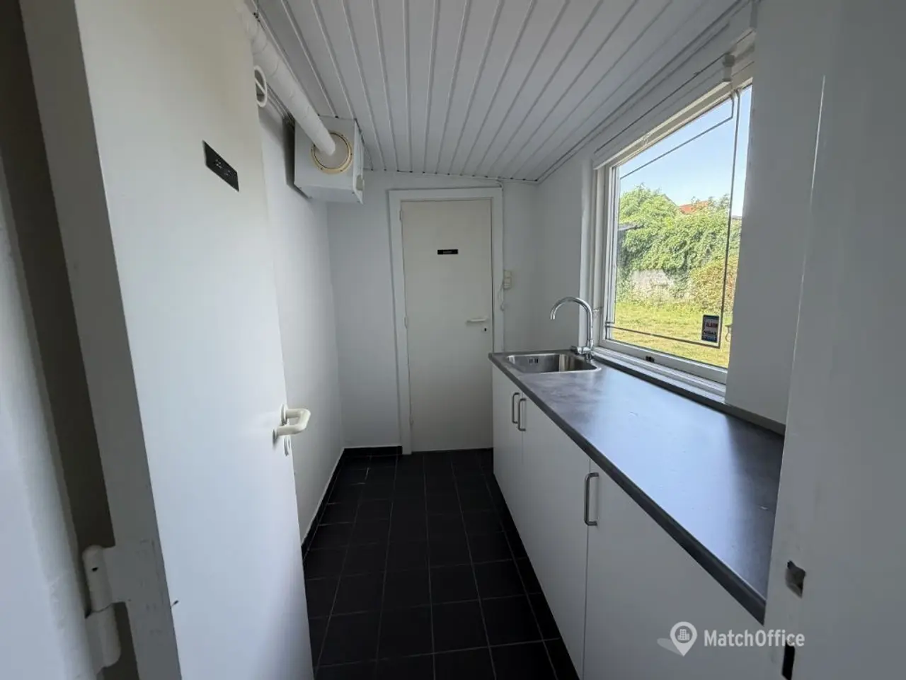 Billede 7 - Godt erhvervslejemål til butik. kontor. klinik m.m. - i alt 65 kvm