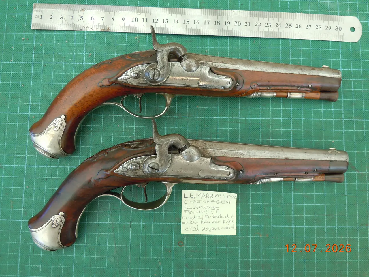Billede 1 - Pistolsæt 1785 Danske med sølvbeslag.