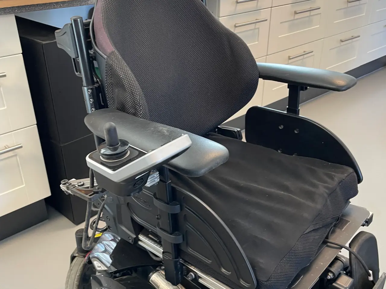 Billede 1 - Elektrisk kørestol: Invacare TDX SP2 -Bud modtages
