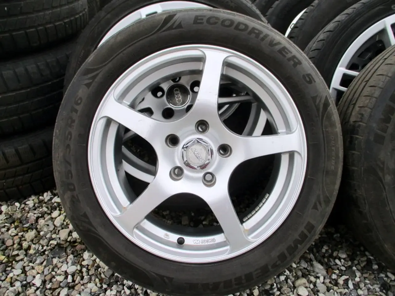 Billede 2 - 16" HRS 5X114,3 ET42 205/55/16" sommerdæk