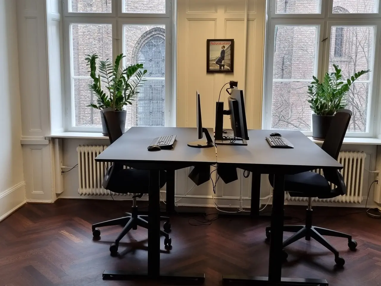 Billede 2 - Møbleret kontor/arbejdsplads centralt i København